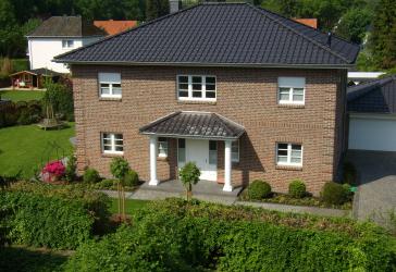 Schöne Villa auf ruhigem Grundstück in Groß Flottbek (Neubau)
