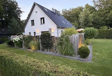 Neuwertiges bezugsfertiges Haus