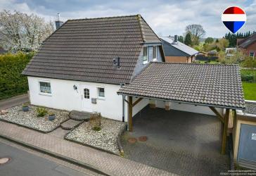 Ein Ort zum Ankommen - gepflegtes Einfamilienhaus mit Kamin, großem Garten und PV Anlage