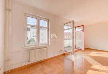 HELLE & PERFEKT GESCHNITTE WOHNUNG MIT BALKON IN REPRÄSENTATIVEM ALTBAU IN MOABIT! PROVISIONSFREI!