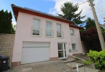 Modern wohnen mit Komfort - gepflegtes Einfamilienhaus mit Garage und Terrasse