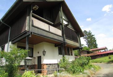 Zweifamilienhaus mit großem Grundstück Hofreite Pferdekoppeln und Anbauten in Büdingen.