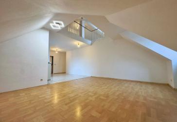 Helle Maisonette-Wohnung mit viel Platz und Balkon in einer beliebten Wohnanlage von Bayreuth