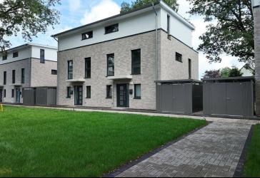 Neuwertige vermietete Doppelhaushälfte in Norderstedt