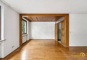 Großzügige Wohnung, mit Balkon und Tiefgaragenstellplatz, in guter Lage - zu verkaufen
