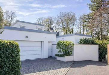 Großzügiges Architektenhaus in Waldrandlage - ideal für ruhiges Wohnen und Arbeiten