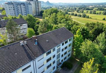 Schöne helle 4 Zimmerwohnung mit 100 qm in toller Lage.