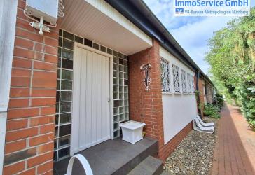 Ebenerdiges Wohnglück - Gepflegter Bungalow mit Garage und Garten