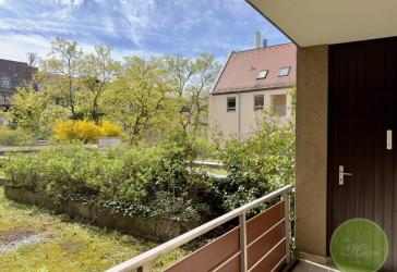 * Green City Life * 2,5 Zimmer Wohnung * ca. 64 qm * Loggia * Einbauküche * MITTEN in Erlangen *
