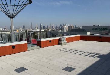 1-Zi-Appartment mit EBK, Concierge-Service, XXL-Skyline-Terrasse für HG uvm!