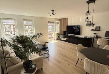 Wohnung 2,5 Zimmer 55 qm kernsaniert Provisionsfrei