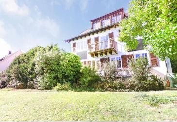 Freistehendes geräumiges Einfamilienhaus mit großem Garten und Potenzial in Ebersbach