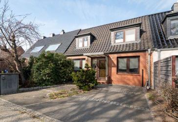 westimmobilien: Forme Überholtes zum Traum... Teilsaniertes Reihenmittelhaus mit viel Potenzial