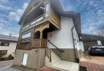 Einfamilienhaus mit viel Platz in ruhiger Lage von Aschbach