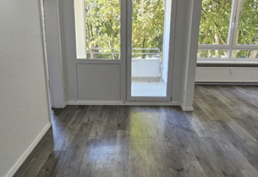 Frisch renovierte 4-Zimmer-Wohnung mit Balkon!