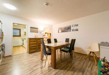Gemütliche 3-Zimmerwohnung mit Balkon und Garage in naturnaher Lage - mit Renovierungspotenzial