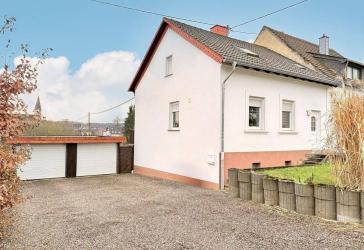 Charmantes Einfamilienhaus in ruhiger und begehrter Wohnlage von Schwalbach!