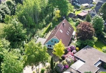 Komfortables Architektenhaus mit Galerie, Garage und großem Grundstück in Heide-Ost