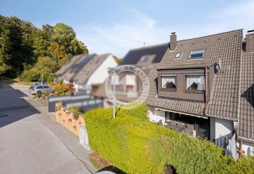 Wohnen am Waldrand, Kamin genießen- RMH mit Erbbaurecht und Top-Anbindung (rechtlich WEG-Einheit)