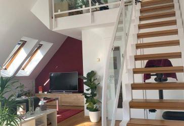 Preisangebot! Bezugsfreie, helle DG Maisonette mit großer Dachterrasse