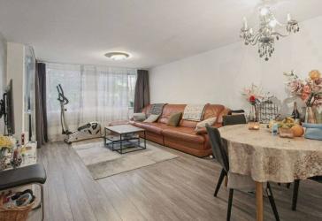 Zentral gelegene 3-Zimmer-Wohnung mit Balkon, TG-Stellplatz und Entwicklungspotenzial