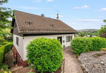 #KOMINOS IMMOBILIEN# Einfamilienhaus mit Einliegerwohnung in Herscheid