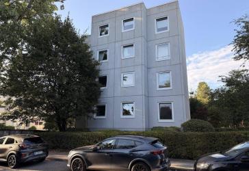 Viel Raum für eigene Ideen: 4 Zimmer mit Westloggia - courtagefrei in Hummelsbüttel