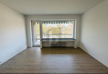 2-ZI MIT EINBAUKÜCHE EINZIEHEN ODER VERMIETEN