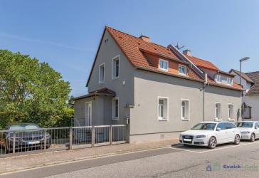 Stilvolles Einfamilienhaus mit Garten