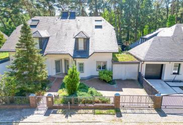Bezugsfertige Doppelhaushälfte in ruhiger Lage mit Südgarten, Spa & Gestaltungspotenzial