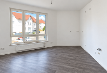 Erstbezug nach vollständiger Sanierung: Großzügige 2-Raum-Wohnung mit neuem Bad und Aufzug