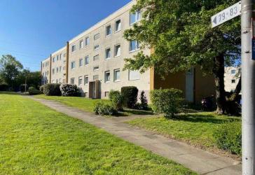 Kapitalanlage: 2 Zimmer Wohnung mit Balkon im 1. OG