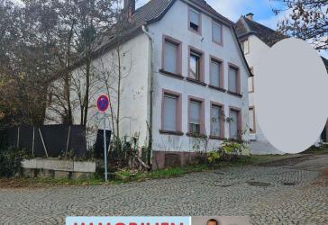 Sanierungsbedürftiges Stadthaus - Ensemble Einfamilienhaus, 3 Etagen, Teilkeller in der Ottweiler Altstadt