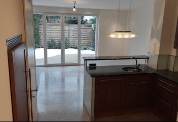 Exklusive Erdgeschoßwohnung mit Garten