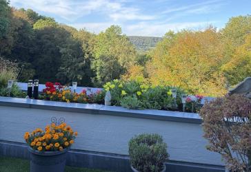 Terrassenwohnung im Kaiserbau mit weitem Eifelblick und Tiefgaragenstellplatz