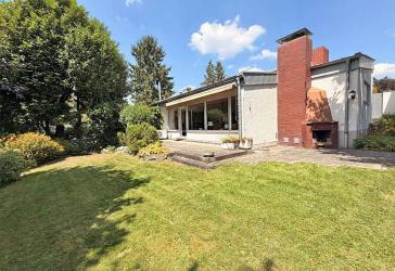 Doppelhaushälfte mit Garten und Garage