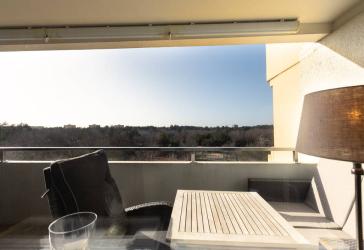 Sonnige Wohnung mit Balkon, Sauna und Stellplatz - nur 800 m zum Deich