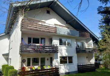 Helle, gepflegte 2 Zimmer ETW mit Sonnenbalkon und Blick ins Grüne