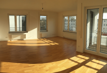 Großzügige 4-Zimmer-Wohnung mit beeindruckendem Skylineblick