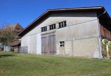 Baugrundstück mit Ökonomiegebäude in Hilzingen!