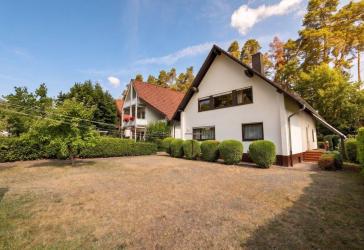 Einfamilienhaus mit Einliegerwohnung!