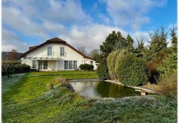 Großzügig wohnen im Grünen: Einfamilienhaus mit 2.000 m² Grundstück nahe Korbach!