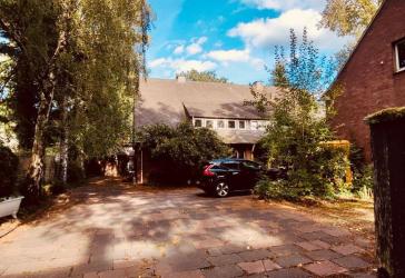 Ein Grundstück, das es so kein zweites Mal gibt - Villa, Vision & Entwicklungspotenzial!
