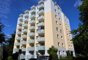 ** Attraktive, san. 3-Zimmer-Erdgeschosswohnung mit zwei Balkonen (Ost & Süd) **