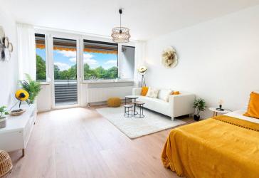 FRISCH SANIERTE 1-Zi.-Wohnung mit gr. Balkon, EBK & TG - PROVISIONSFREI & BEZUGSFREI