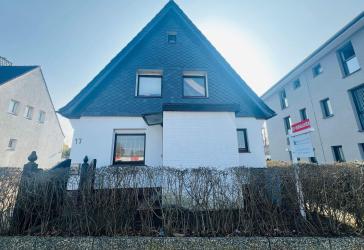 Provisionsfreies Einfamilienhaus in Schenefeld mit viel Wohnraum & lichtdurchfluteten Zimmern