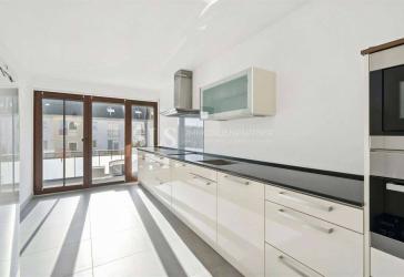 Exklusive 3-Zimmer Wohnung mit Balkon und Garage in Schmachtendorf