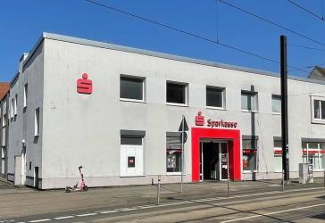 Zweigeschossiges Wohn- und Geschäftshaus im Ortskern von Hannover-Badenstedt