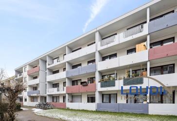 Leerstehende 2-Zimmer-Wohnung mit Balkon im Stühlinger.
