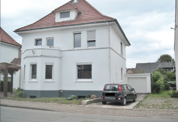 Top Preis: Solides Mehrfamilienhaus in Nieheim - Modernisiert + Neue Heizung (Fernwärme) - Ruhige Stadtlage mit Garten/Balkon -